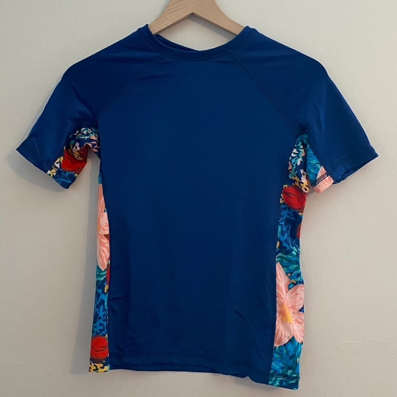 NWT Girl's Kanu Surf Miranda Short Sleeve UV Protective Rashguard Top SMALL - Picture 1 of 5